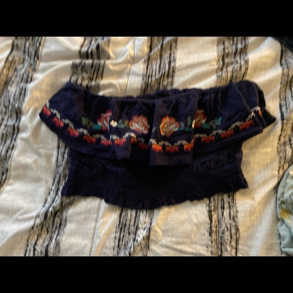 Sleeveless crop top